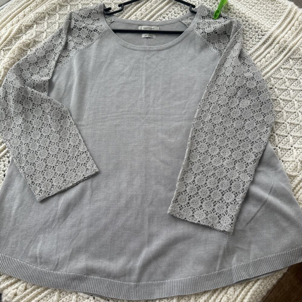 van heusen women’s Sweater Gray Lace See Through Long Sleeves Light Classic